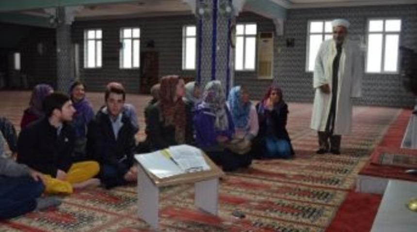 Amerikalı Gen&ccedil;ler İslamiyeti &Ouml;ğrendi