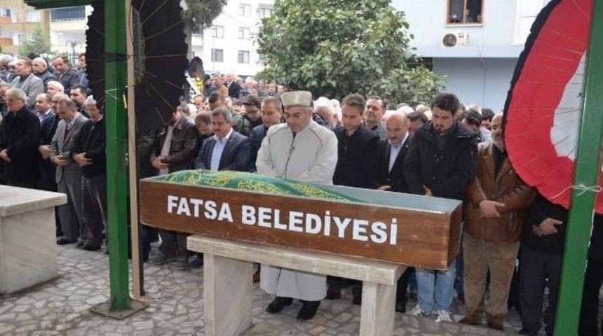 Eski Başkan Uysal Toprağa Verildi