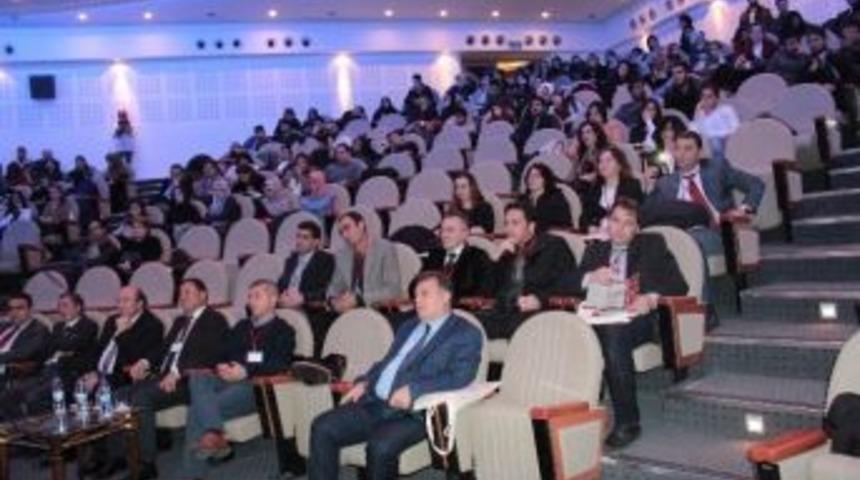 Docomomo_t&uuml;rkiye Ulusal &Ccedil;alışma Grubu Poster Sunuşları, T&uuml;rkiye Mimarlığında Modernizmin Yerel A&ccedil;ılımları