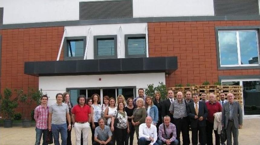 Dermatologlar Berko İla&ccedil; Tesislerini Gezdi