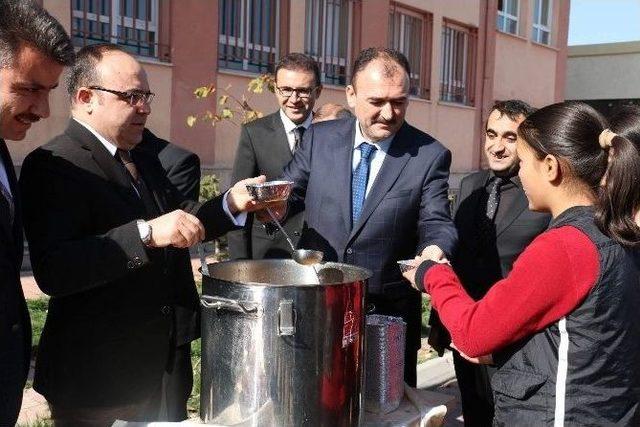 Kadir Has Anadolu Lisesi’nde Aşure Etkinliği