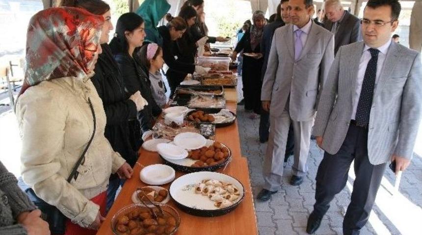 Kulu&rsquo;da Okul Ve &Ouml;ğrenciler Yararına Kermes