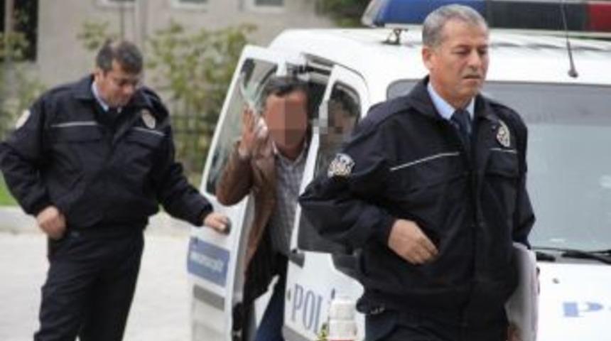 Kız Arkadaşının &Ccedil;antasını Gasp İddiasına G&ouml;zaltı