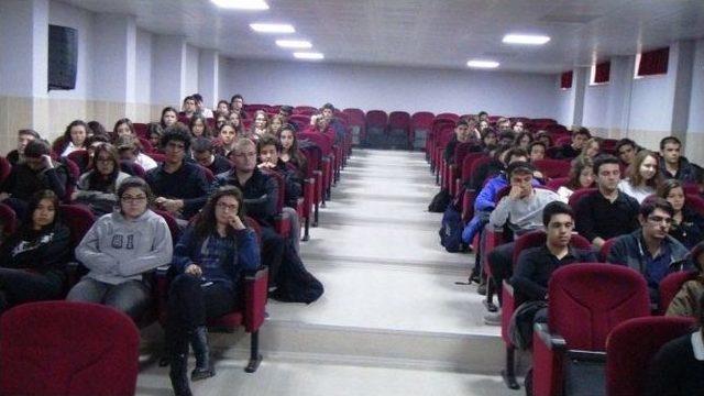 İstanbul Kemerburgaz Üniversitesi Tekirdağ’da Öğrencilerle Buluştu