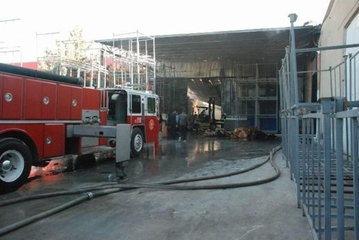 Fabrika Yangını Kontrol Altına Alındı