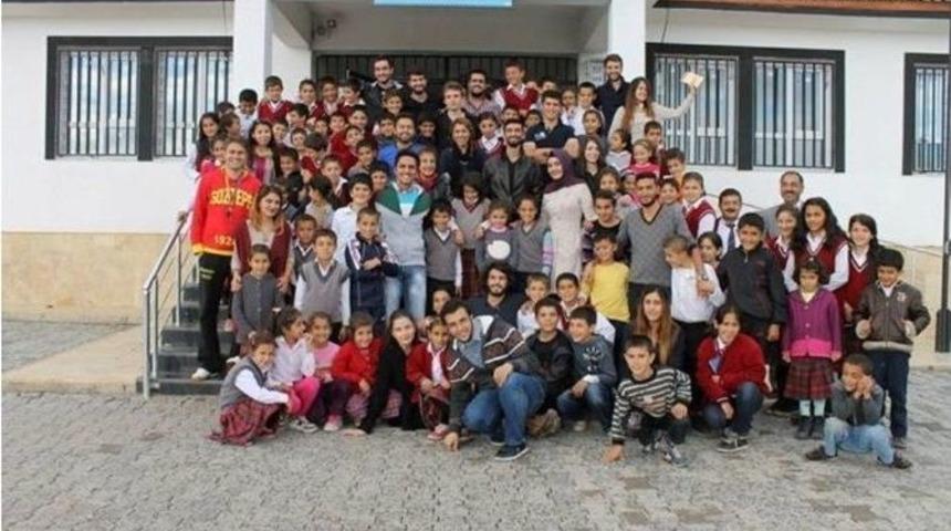 &Uuml;niversite &Ouml;ğrencilerinden Ortaokul &Ouml;ğrencilerine Yardım