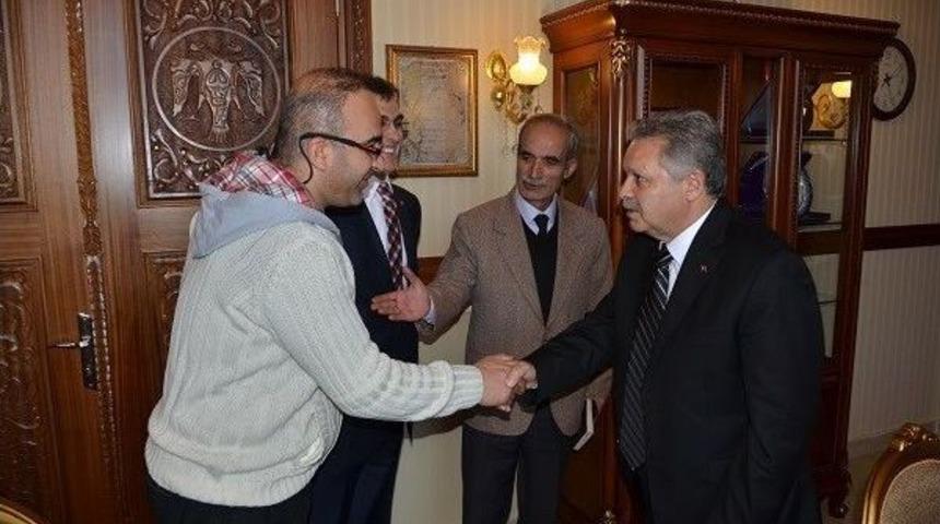 K&ouml;şe Yazarlarından Erzincan Valisi S&uuml;leyman Kahramana Ziyaret