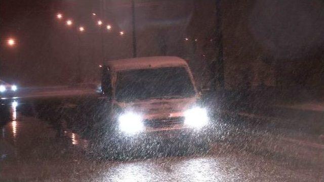 Van&rsquo;da Kar Yağışı 1