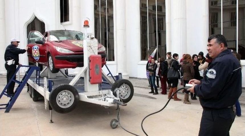 &Ouml;ğrenciler Trafik Dersini Uygulamalı Olarak &Ouml;ğreniyor