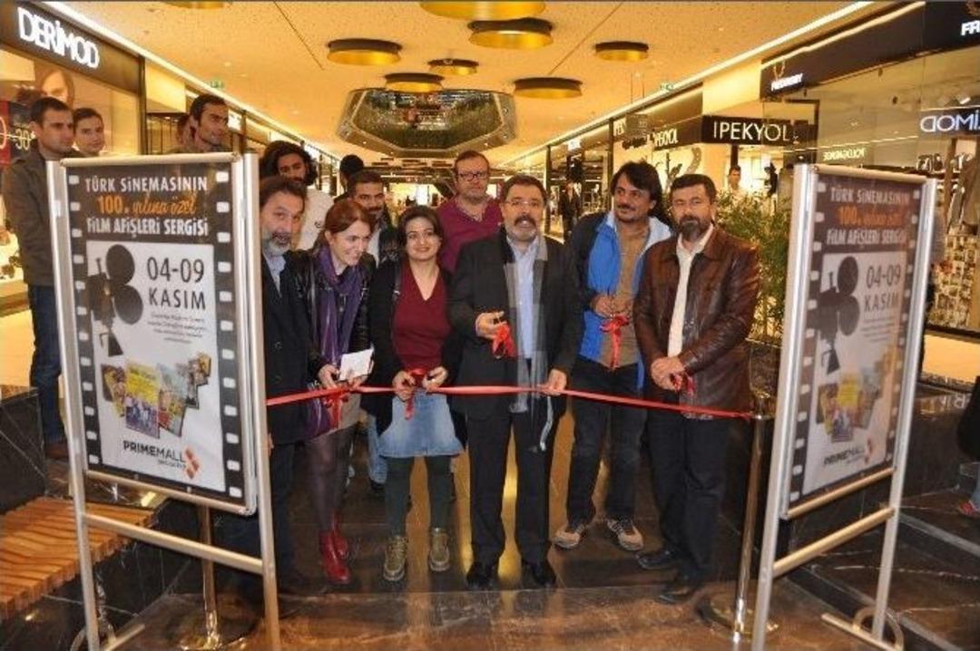 &Uuml;nl&uuml; Yazarlar Ahmet &Uuml;mit Ve Ayhan Bozkurt Sergi A&ccedil;tı