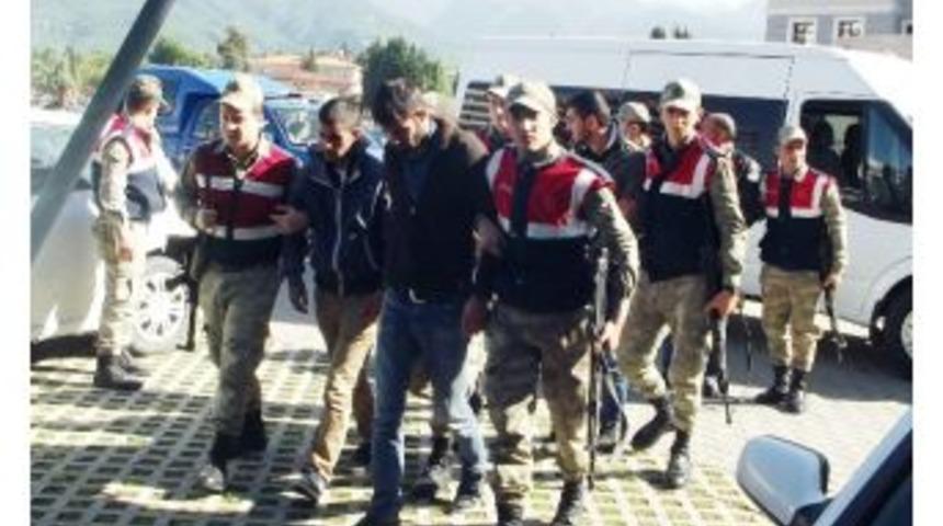 8 Kişilik Sigara Ka&ccedil;ak&ccedil;ılığı Şebekesi &Ccedil;&ouml;kertildi