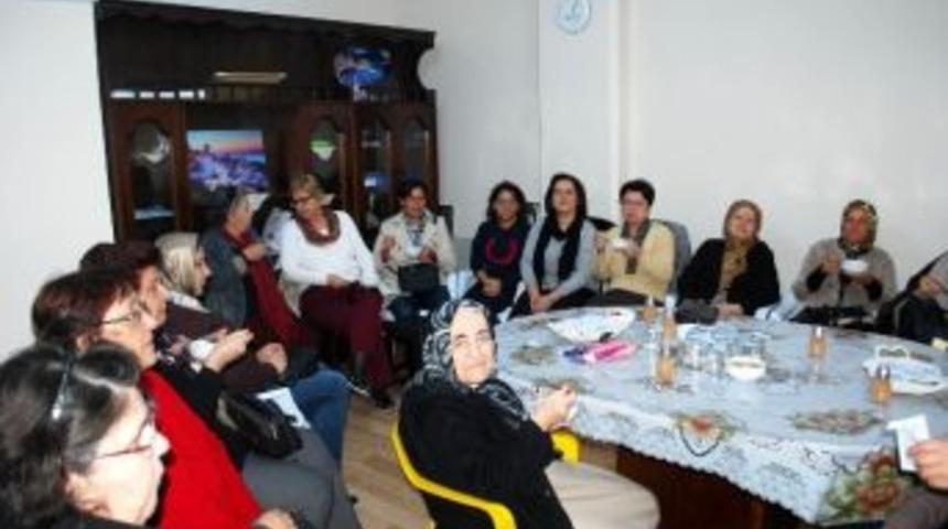 Giritliler Aşure Dağıttı