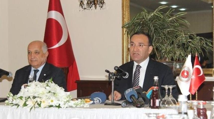 Adalet Bakanlığı Ve T&uuml;rk Kızılayı&rsquo;ndan &Ccedil;ocuk Mahkumlara Yardım Protokol&uuml;