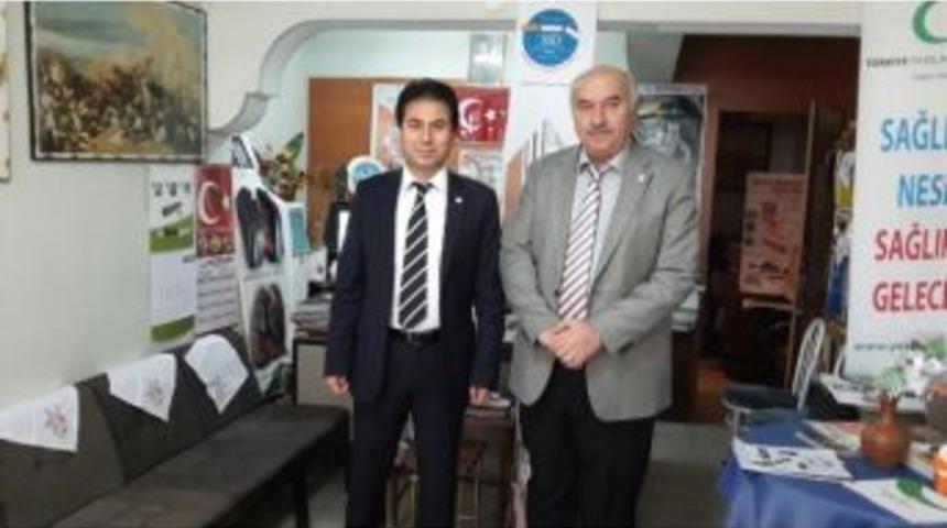 Genel Sekreter &Ccedil;&ouml;m&ccedil;e&rsquo;den Yeşilay Cemiyetine Ziyaret