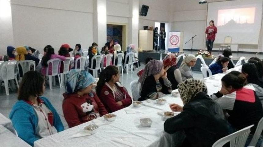 Niksar Sevgi Evlerinde Aşure G&uuml;n&uuml;