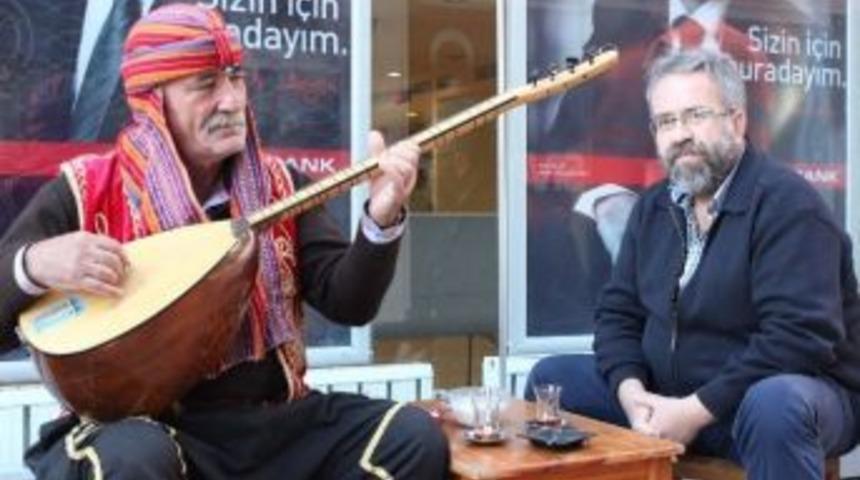 Şehir Şehir Gezen Aşık Y&ouml;resini T&uuml;rk&uuml;leri İle Anlatıyor