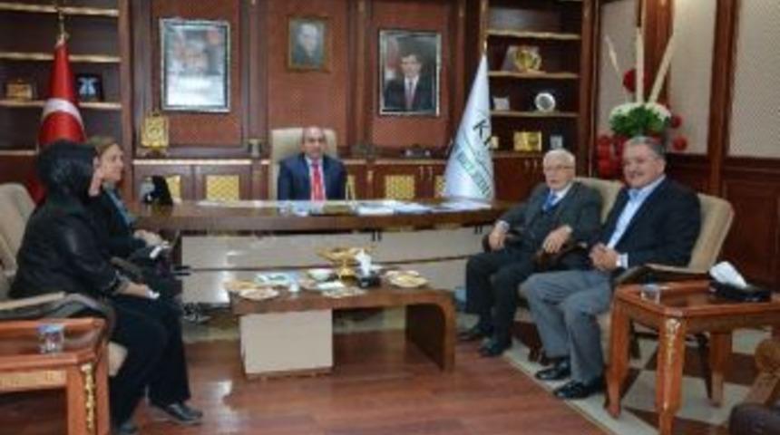 Milli Eğitim Eski Bakanı Din&ccedil;erler Başkan Kara&rsquo;yı Ziyaret Etti