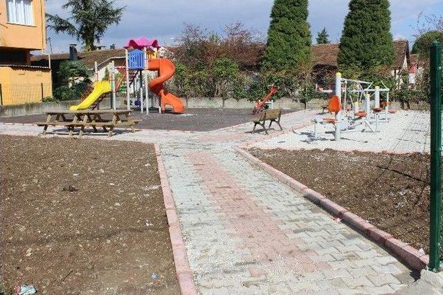 Arifiye&rsquo;de Parklar Yenileniyor 2