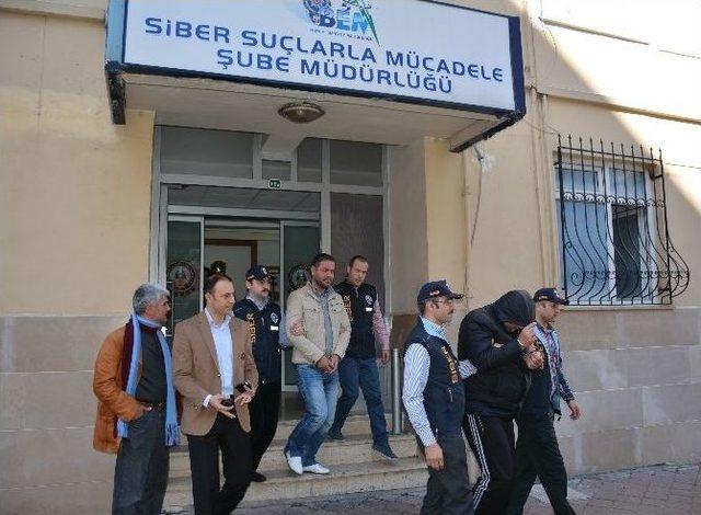 Atm Tuşlarının Seslerini Kopyalayıp Vatandaşların Hesaplarını Boşaltan Uluslararası Şebeke &Ccedil;&ouml;kertildi 1