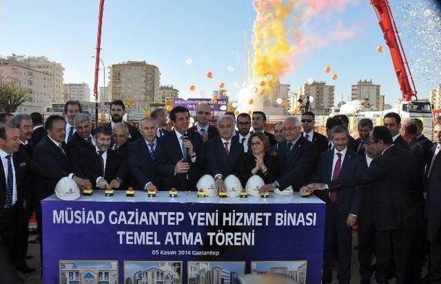 Bakan Zeybekci, M&uuml;siad İ&ccedil;in Temel Attı 3