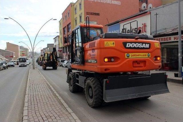 Ağrı Belediyesi Filosuna 10 Yeni Araç Kattı