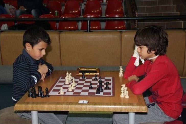 Erzincan Da Düzenlenen Santranç Turnuvası 2 Grup Halinde 5 Tur Olarak Gerçekleştirildi G5