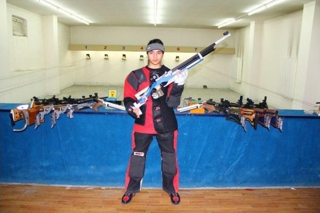 Erzincan Atıcılıkta K&uuml;bra Nur Altınbilek İle Şampiyon Oldu