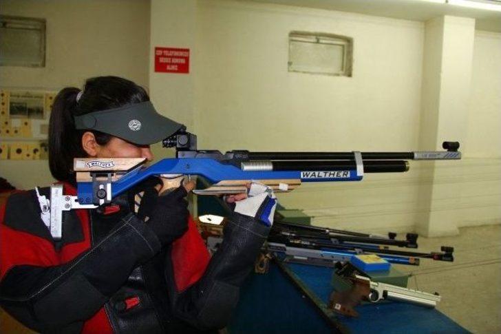 Erzincan Atıcılıkta Kübra Nur Altınbilek İle Şampiyon Oldu G4