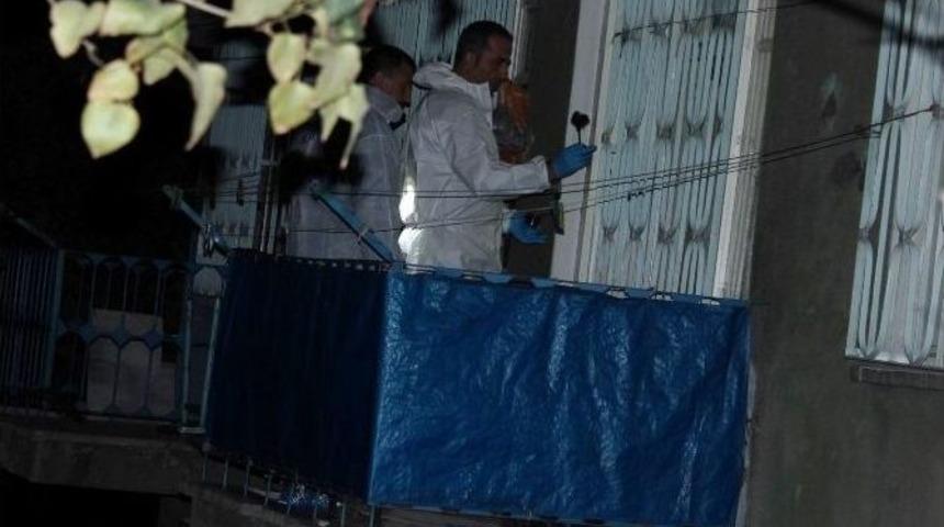 Balkondan Evine Girdiği Kadını 13 Yerinden Bı&ccedil;aklayıp &Ouml;ld&uuml;rd&uuml;