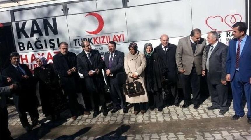Ak Parti Van Edremit İl&ccedil;e Başkanlığı Kızılay&rsquo;a Kan Bağışı Yaptı