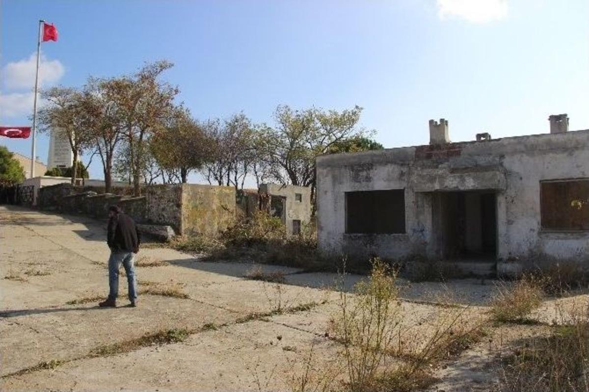 Şehitlikte İ&ccedil;ki Alemi