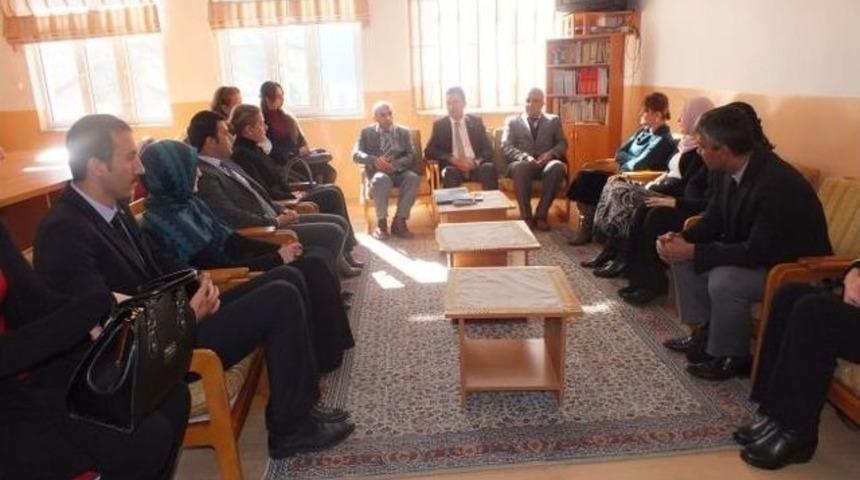 Kaymakam G&uuml;ner İlkokulları Ziyaret Etti