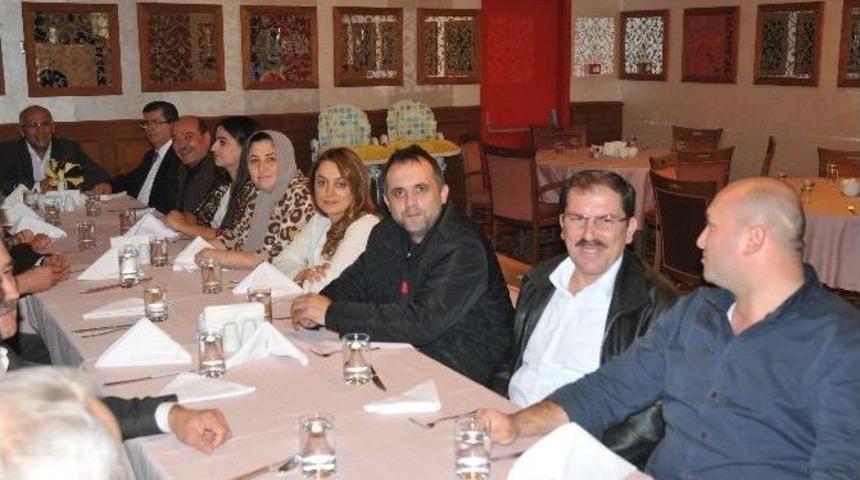 Ak Parti Ak&ccedil;akoca İl&ccedil;e Başkanı Bilgin&rsquo;den Dava Arkadaşlarına Veda Yemeği Verdi
