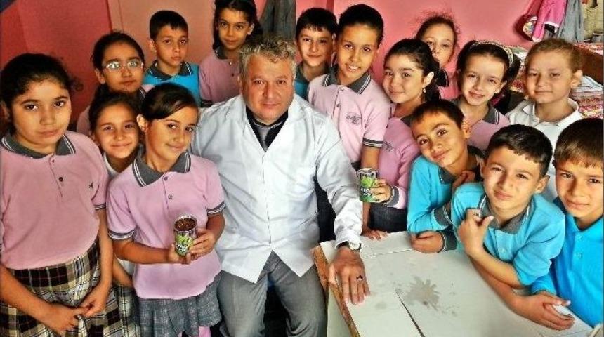 &Ccedil;ineli &Ouml;ğretmen Saksıda Et Yiyen Bitki Yetiştiriyor