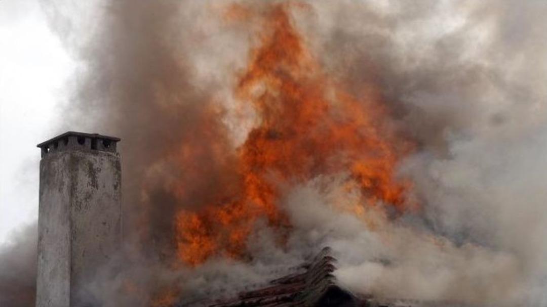 Edirne&rsquo;de Tarihi Bina Yangında K&uuml;l Oldu