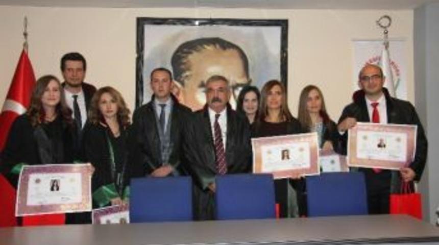 Yeni Avukatlar C&uuml;bbe Giyerek Yemin Etti