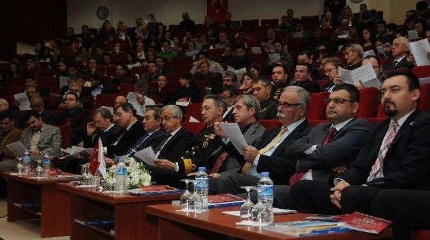 Tarih&ccedil;iler &Ccedil;anakkale&rsquo;de Buluştu