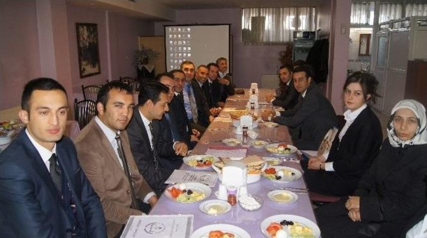 Kaymakam &Uuml;&ccedil;g&uuml;l Okul M&uuml;d&uuml;rleri İle Bir Araya Geldi
