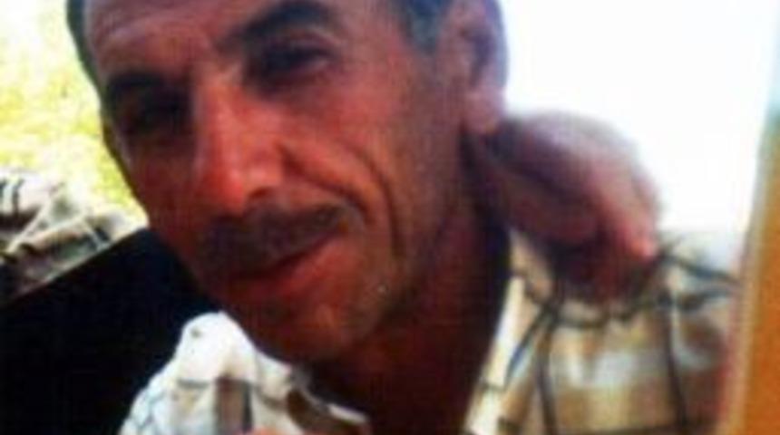 Alkoll&uuml; Şahıs Camiden &Ccedil;ıkan Vatandaşı 3 Yerinden Bı&ccedil;aklayarak &Ouml;ld&uuml;rd&uuml;