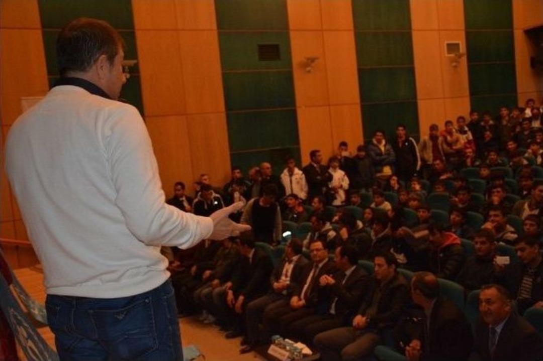 Efsane Futbolcular Tatvan&rsquo;da