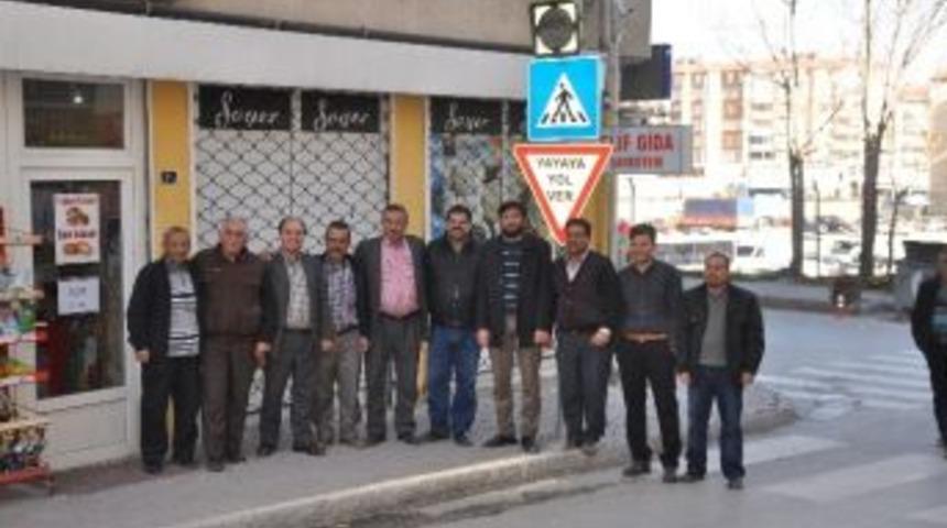 Esnaflardan Vali Ve Başkana Teşekk&uuml;r