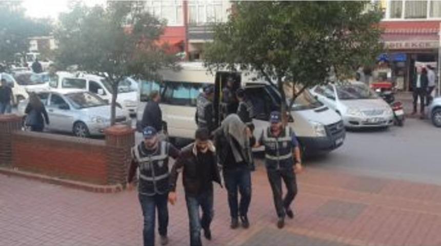 Kocaeli&rsquo;de Torbacı Operasyonu: 5 G&ouml;zaltı