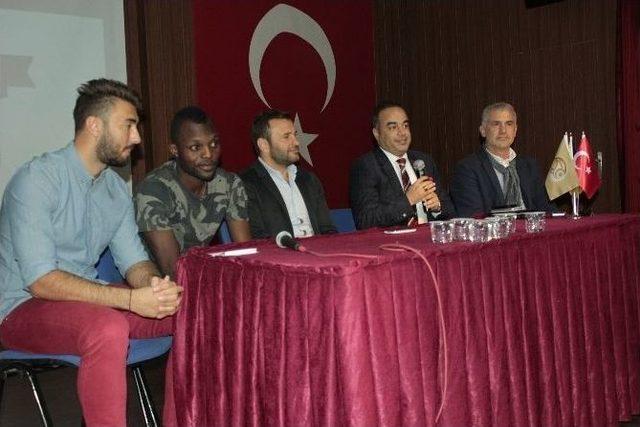 Gaziantepspor Teknik Kadro Ve Yöneticileri Öğrencilerle Buluştu