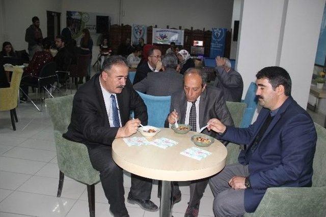 Hakkari Gençlik Merkezin’den Aşure Etkinliği