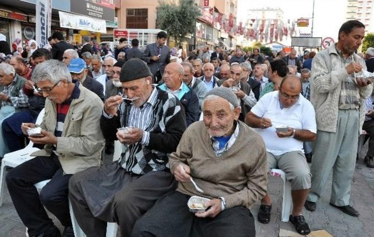 Erdemli M&uuml;ft&uuml;l&uuml;ğ&uuml;&rsquo;nden Aşure İkramı