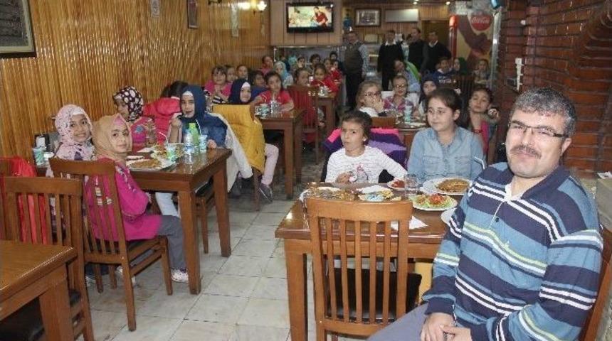 &Ouml;ğrenciler "&ouml;ğretmenimle Yemek Daha G&uuml;zel" Etkinliğinde Buluştu