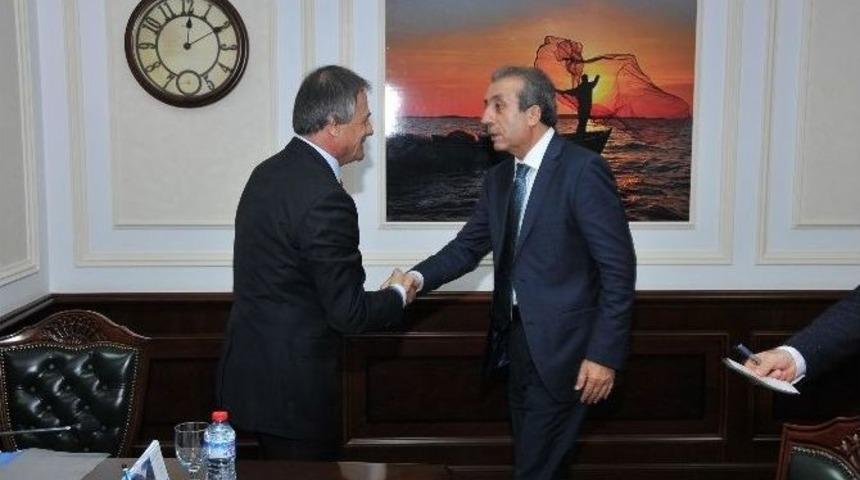 Yaş Meyve Sebze İhracat&ccedil;ıları Bakan Eker&rsquo;e Sorunlarını Anlattı