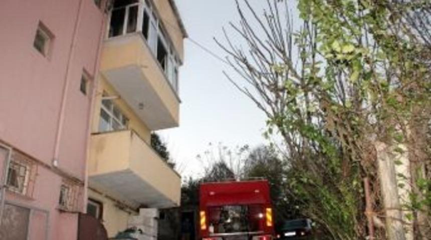 Mutfakta &Ccedil;ıkan Yangını İtfaiye S&ouml;nd&uuml;rd&uuml;