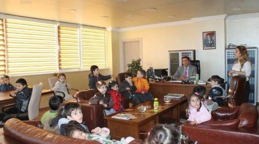 Anaokulu Öğrencileri Üniversiteyi Gezdi