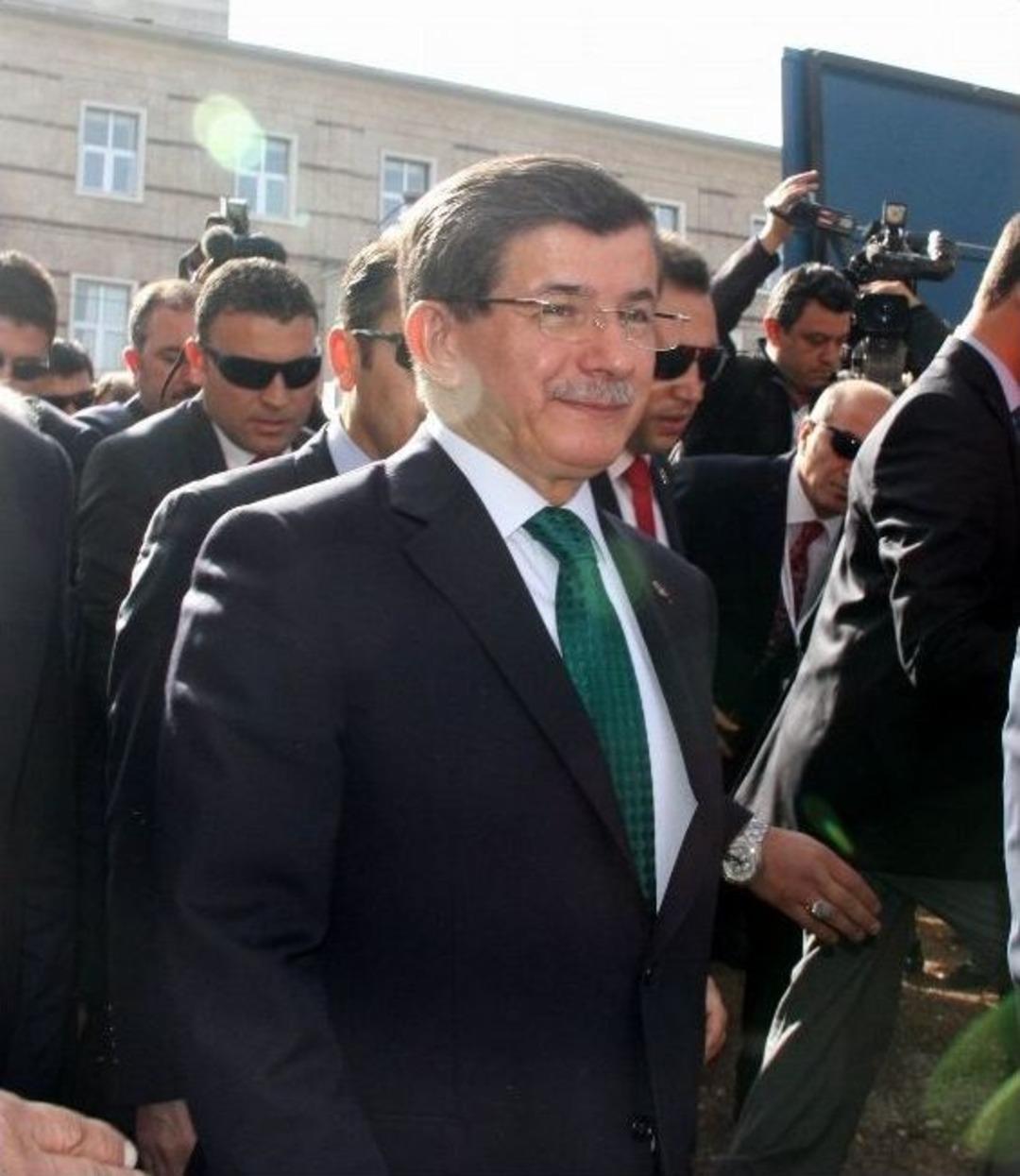 Başbakan Davutoğlu Ulucami&rsquo;de Cuma Namazı Kıldı